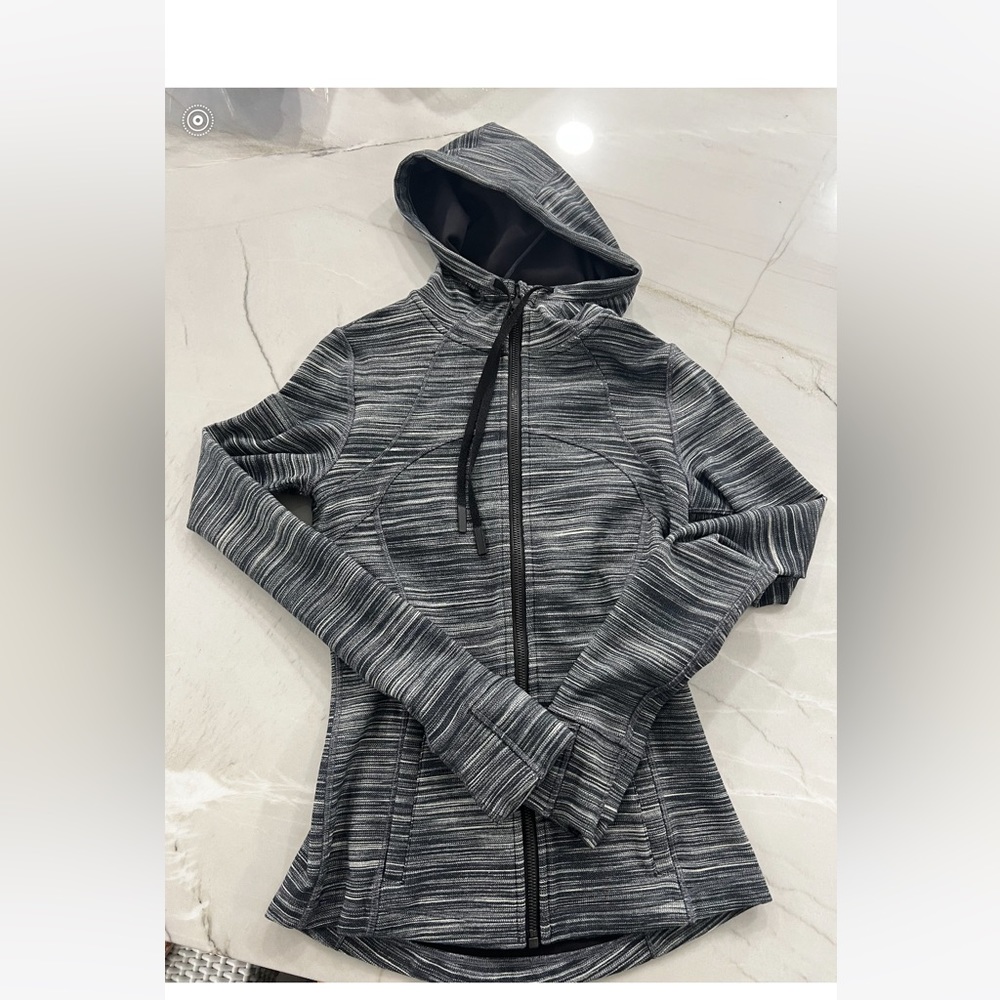 Lululemon Full Zip Hoodie/Excellent Condition! - image 1
